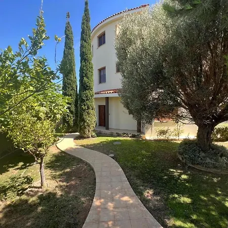 Вилла Villa Lorin 